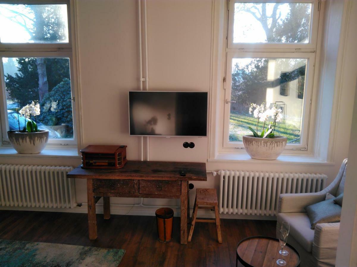4 Sterne Wohnen "Zum Alten Forsthof" Am Schlosspark, App 1 "Smuck Und Groot" 奥伊廷 外观 照片